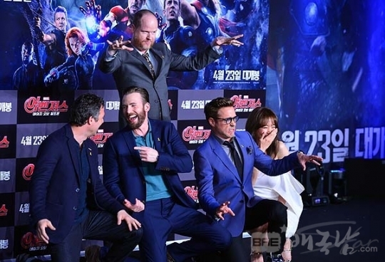 [포토] 어벤져스2 내한 기자회견, 포즈도 즐겁게