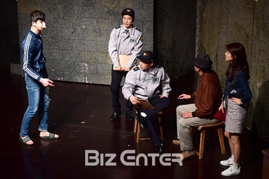 [BZ포토] 담배가게 아가씨 시즌2, 경찰서에 모여