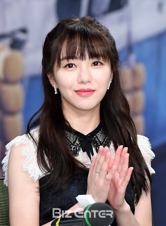 [BZ포토] AOA 민아, 클로즈업으로 담고 싶은 예쁨