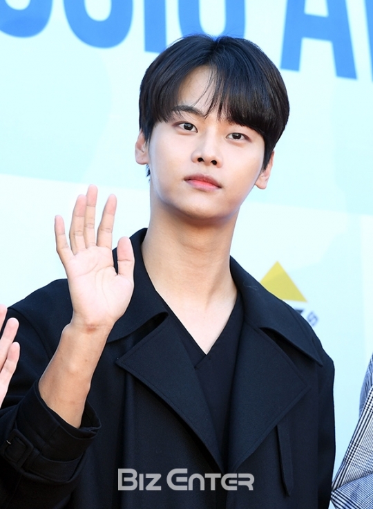 [BZ포토] 빅스 엔, 아련한 눈빛+손짓
