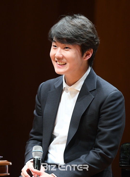 [BZ포토] 조성진, 천진난만한 웃음