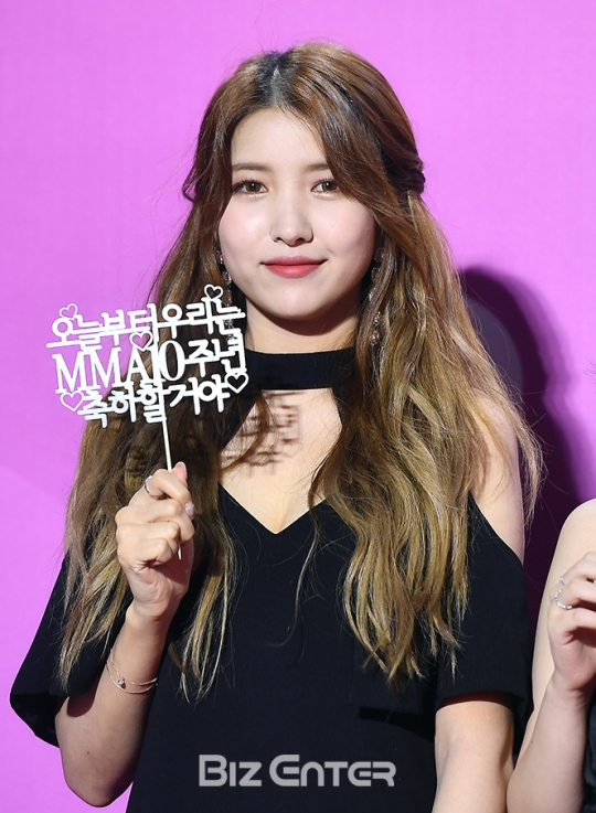 [BZ포토] 여자친구 소원, 샤방샤방 꽃미소