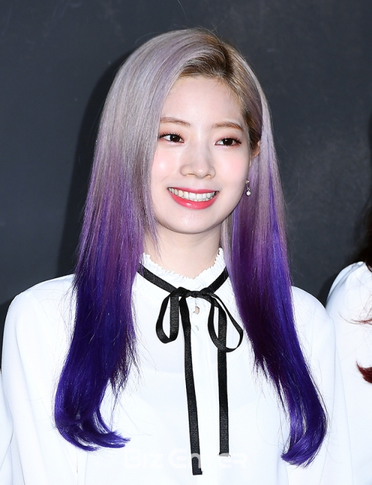 [BZ포토] 트와이스 다현, 선명해진 보라빛 투톤