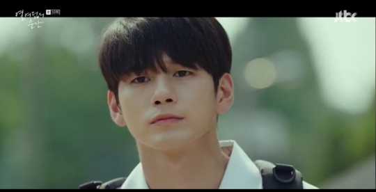 ‘열여덟의 순간’ 옹성우, 달달한 세레나데 연애 세포 깨웠다