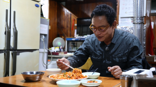 김영철의 동네 한 바퀴 대전 원도심, 연탄불 돼지석쇠구이ㆍ두부두루치기와 포니ㆍ스텔라 관사촌까지 역사속으로