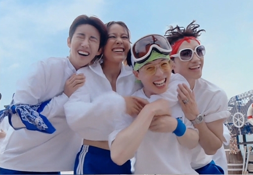 심은지 작곡가 만난 싹쓰리(유재석ㆍ이효리ㆍ비) 나이 잊은 1990년대 타임슬립…듀스 여름안에서 커버