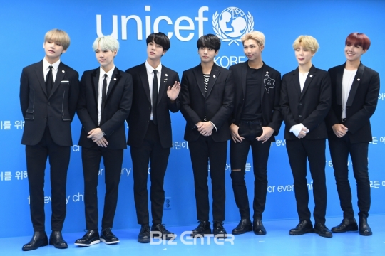 [비즈 스톡] 방탄소년단(BTS) 관련주 디피씨 키이스트 초록뱀 주가, 장초반 약보합
