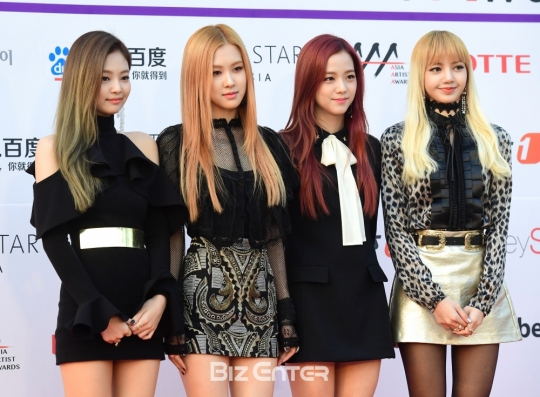 [비즈 스톡] YG PLUS 와이지엔터테인먼트 주가 3% 동반 하락…블랙핑크 온라인콘서트 연기 여파