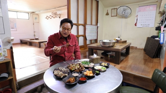 김천 황금시장 피순대ㆍ동안 모녀 산골밥상ㆍ간판없는 놋그릇 커피집ㆍ교동 연화지ㆍ부항댐 짚와이어(김영철의 동네 한 바퀴)