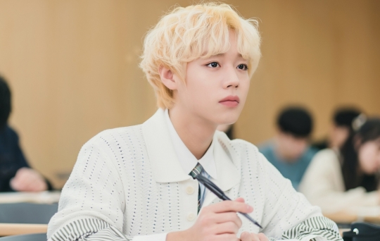 멀리서 보면 푸른 봄 박지훈, 현실+공감+로맨스 담은 캠퍼스물 완벽 동화