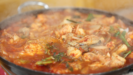 김영철 하차 동네 한 바퀴 후임 이만기, 삼척항 삼순이 매운탕ㆍ맹방해수욕장ㆍ덕봉산 데크길ㆍ꽈배기 빵집ㆍ수제 청국장 밀키트 집 찾는다