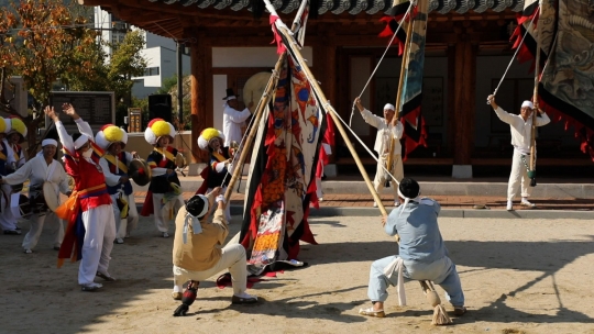 동네한바퀴 이만기, 전주 남문시장 피순대ㆍ삼천동 막걸리골목 한상차림 식당ㆍ한옥마을ㆍ합죽선 부채 장인 만난다