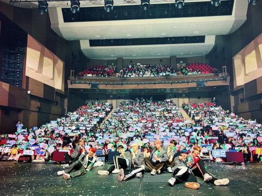 EPEX(이펙스), 데뷔 첫 콘서트 서울 공연 성료 함께해 준 제니스에 감사