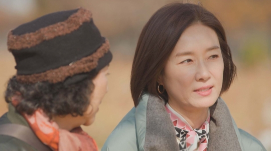 오연수 나이 잊은 청초 미모…고두심이 좋아서’ 양평 두물머리 연잎핫도그ㆍ용문사ㆍ오리진흙구이 식당ㆍ선재스님 제철밥상 만난다