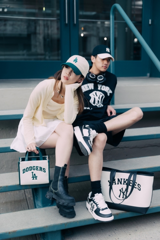 F&F(에프앤에프) MLB, Y2K 열풍 캠퍼스 라이프스타일 바시티백 출시