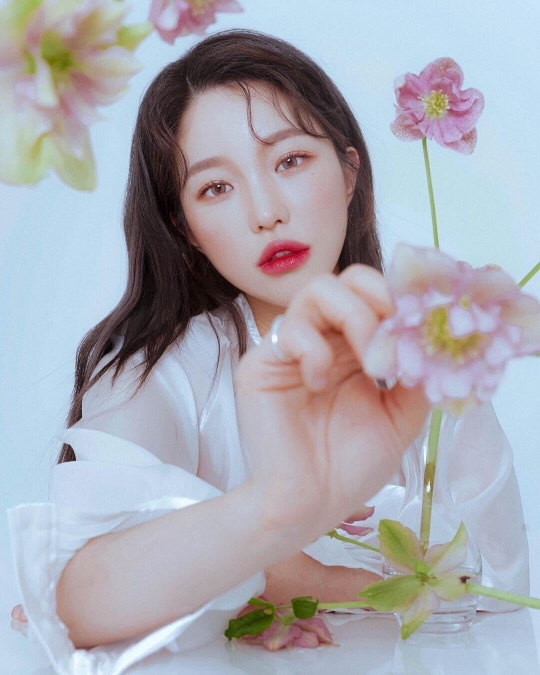 레페리, 뷰티 크리에이터 소윤과 전속계약 높은 시너지 창출 기대