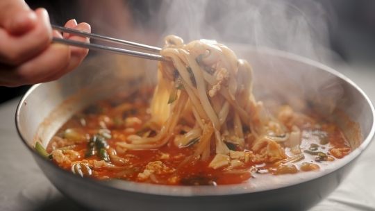 강화도 속노랑 간짜장 & 백짬뽕 중국집ㆍ강원도 순두부 장칼국수ㆍ부추 잔치국수, 든든한 한 끼 식사 위한 극한직업