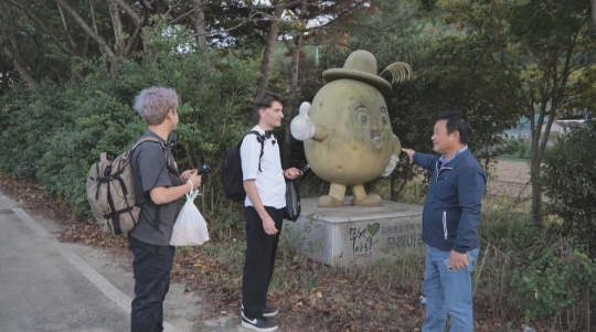 어서와 한국은 처음이지 어학당 친구들, 김해 생철권역 마을 여행→현지인 맛집 뒷고기 식당 방문