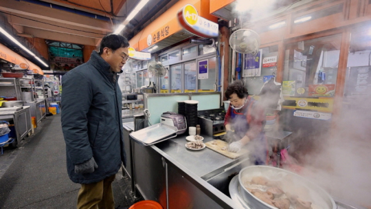 동네한바퀴 순천 웃장 돼지 국밥ㆍ서대회무침ㆍ기와집 한정식 식당 찾는다