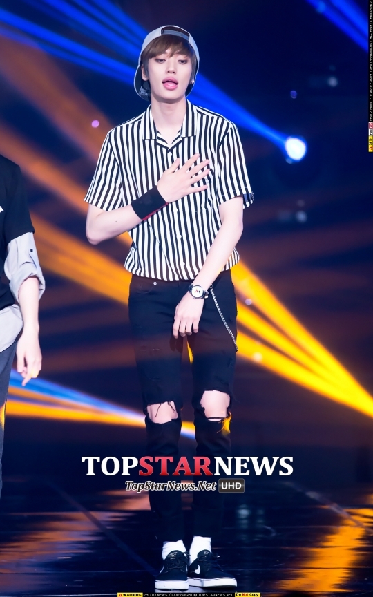 [HD포토] 틴탑(TEENTOP) 니엘, 심장아파 니엘 불러줘…‘심쿵’ (더 쇼)