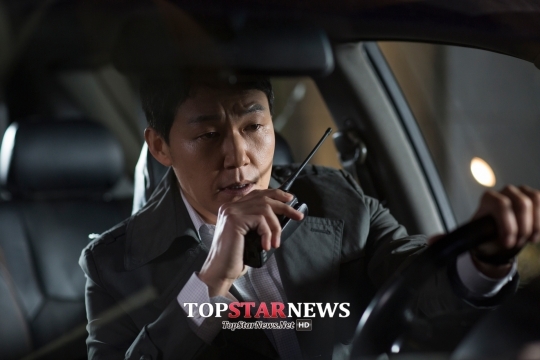 [UHD] ‘오피스’ 박성웅, 수컷 액션 벗어나 ‘침착한 형사’로 스크린 컴백… ‘기대 UP’
