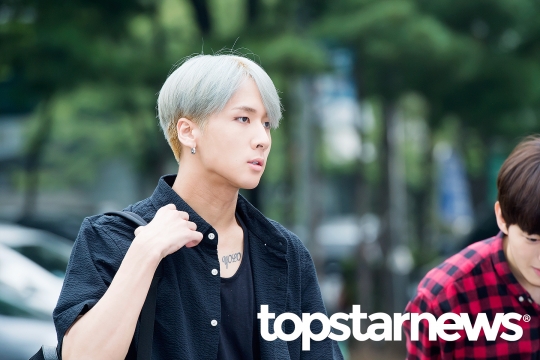 [HD포토] 빅스(VIXX) 라비, ‘잘생김이 너무 지나쳐’ (뮤직뱅크 출근길)