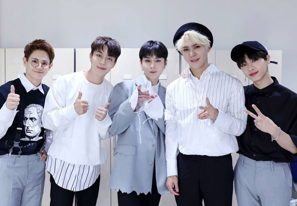 [스타근황] 하이라이트(Highlight), 훈훈한 단체샷 공개 “월요병을 이겨낼 자양강장제”
