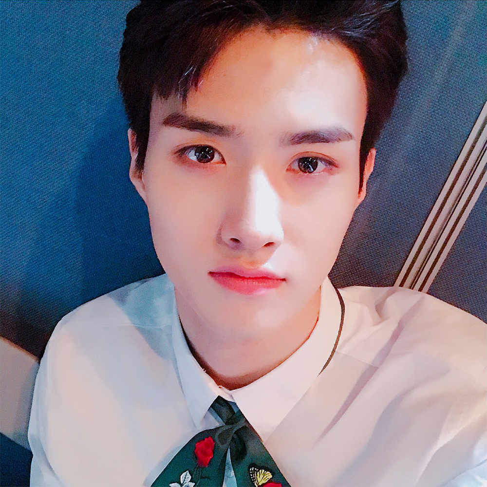 [스타근황] 펜타곤(PENTAGON) 여원, 물오른 외모 과시…‘심쿵 주의’