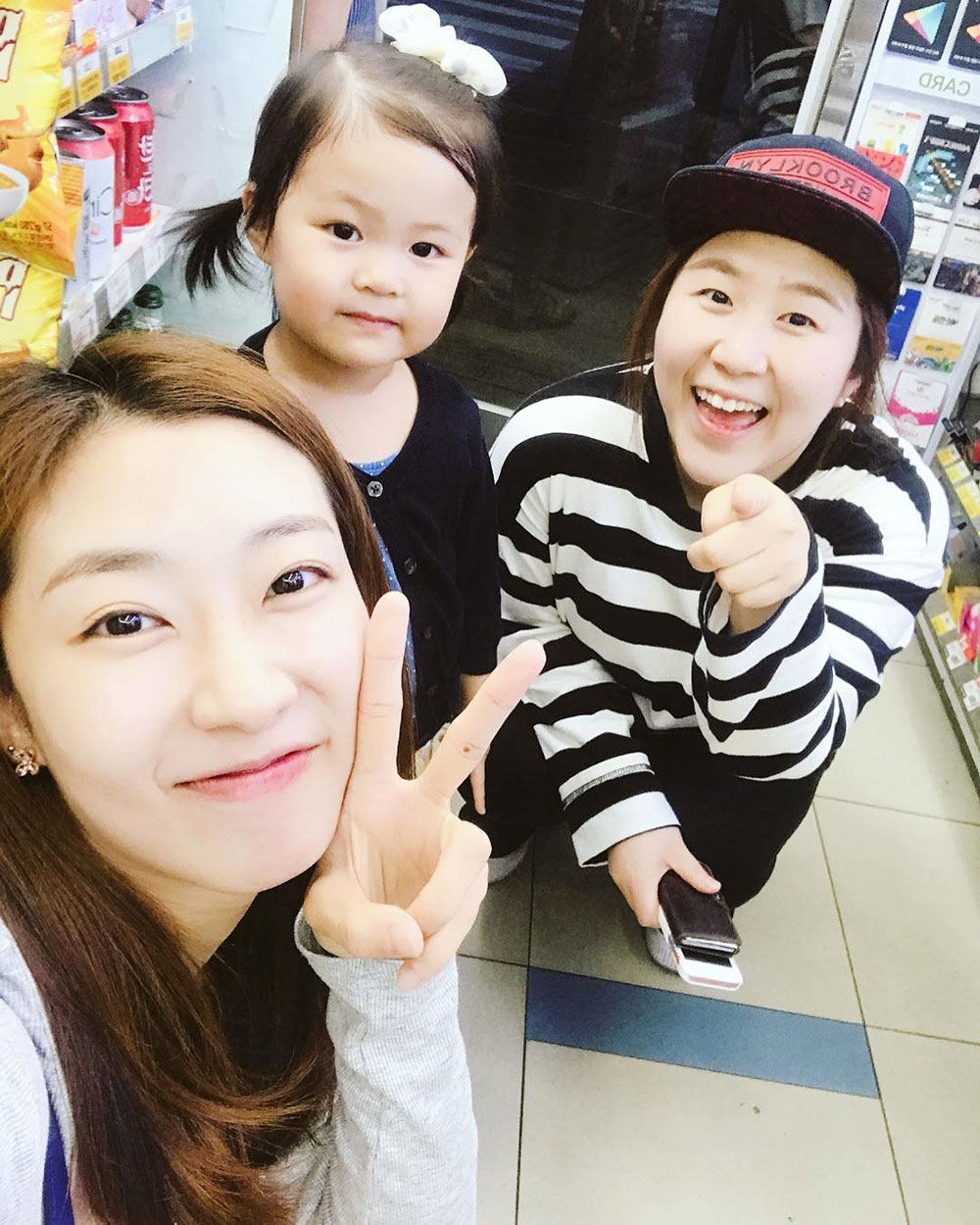 [스타근황] 고영배 딸 다윤, 제이래빗 언니들과 귀여움 발산 “다윤이 벌써 다 컸네”