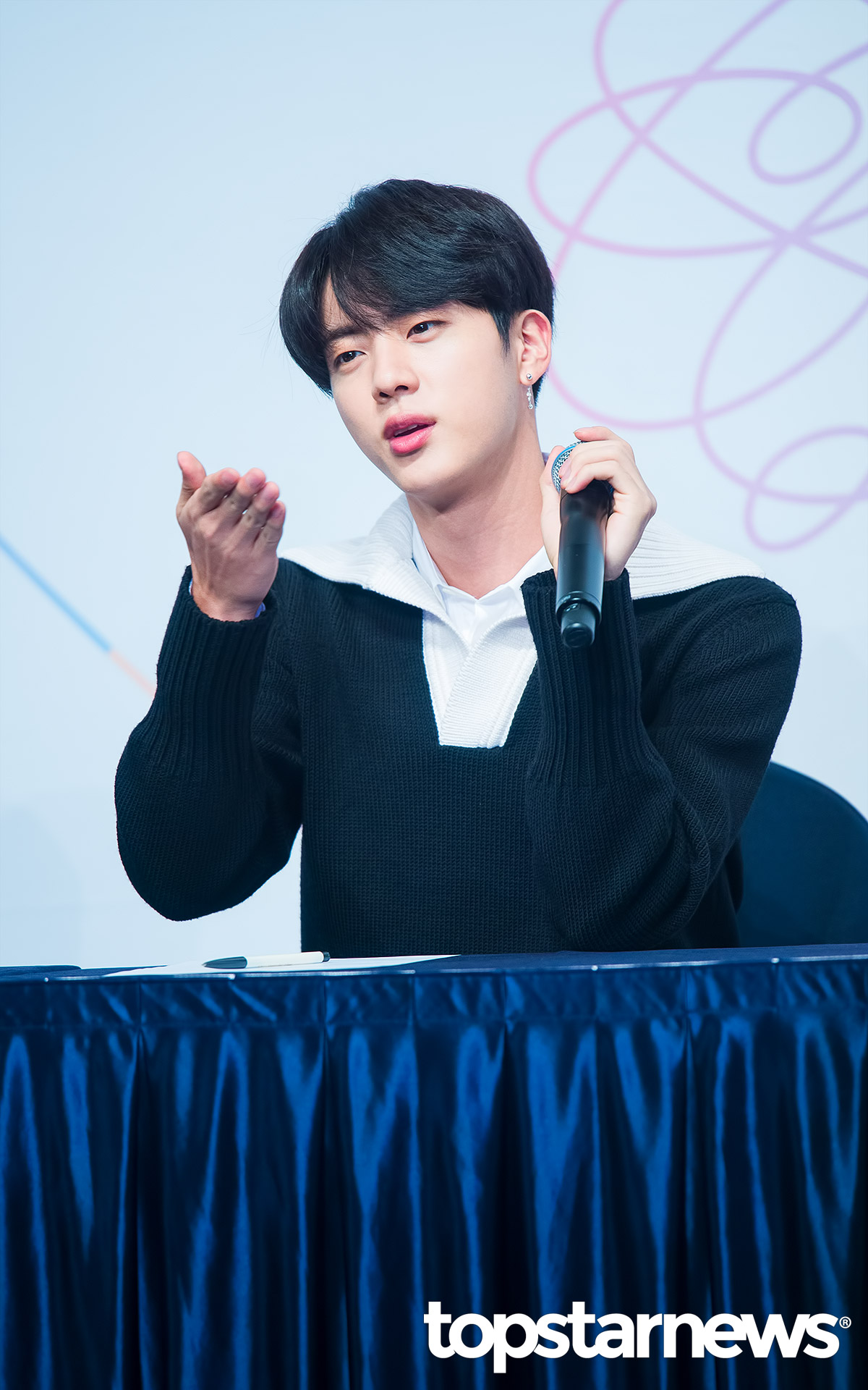 [HD포토] 방탄소년단(BTS) 진, ‘제 손키스를 받아주세요~’