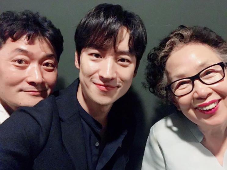 ‘아이 캔 스피크’ 이제훈, ‘감독 김현석-나문희’와 함께 한 훈훈 사진 ‘눈길’