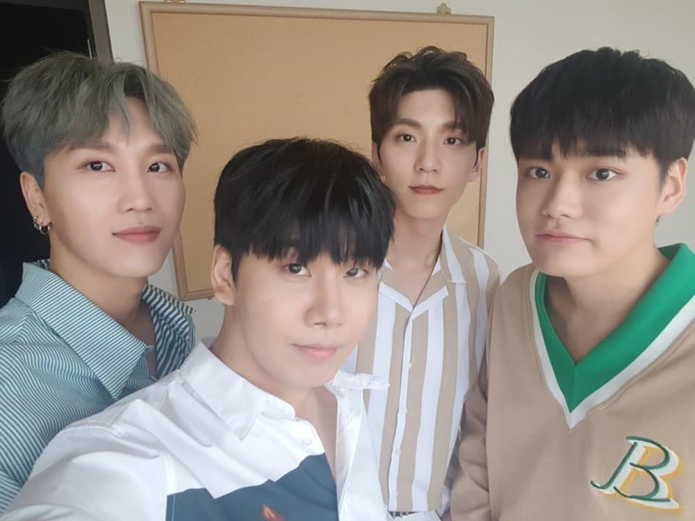 브로맨스(VROMANCE), 훈훈한 단체샷 공개…오 나의 계절 들을 시간