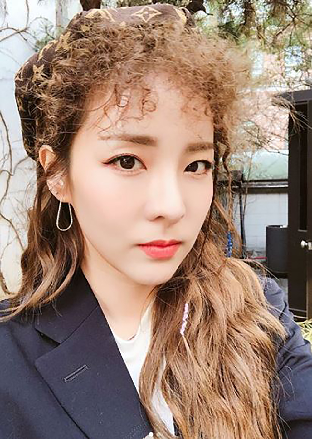 미미샵 산다라박, 독특한 헤어스타일도 완벽 소화…애견샵머리