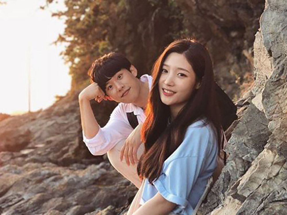 투 제니 정채연, 본방사수 독려샷 공개…많이 사랑해주세욤