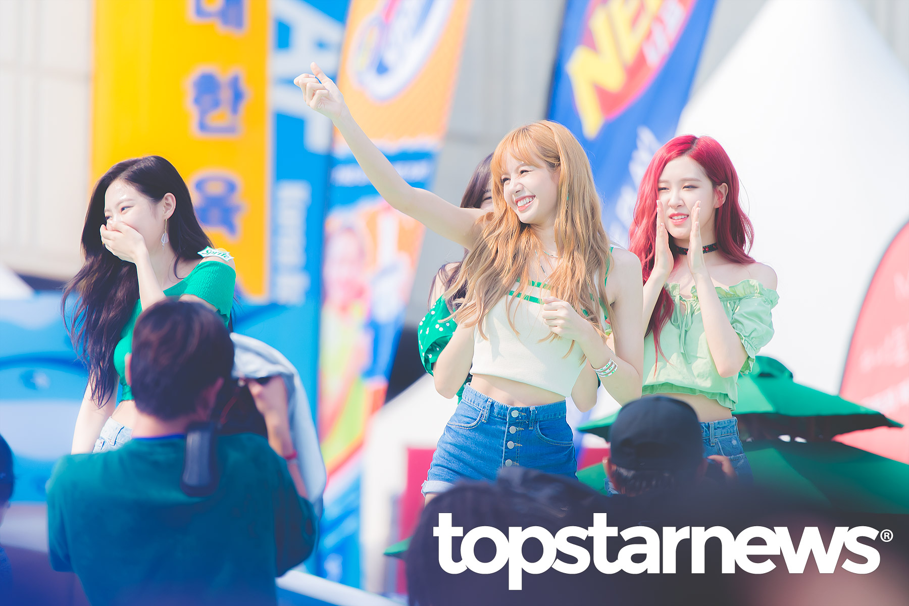 [UHD포토] 블랙핑크(BLACKPINK) 리사, 별따기 댄스 시작합니다 (워터밤2018)