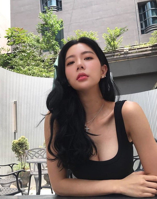 클라라, 남다른 미모 뽐내…뷰티스타그램