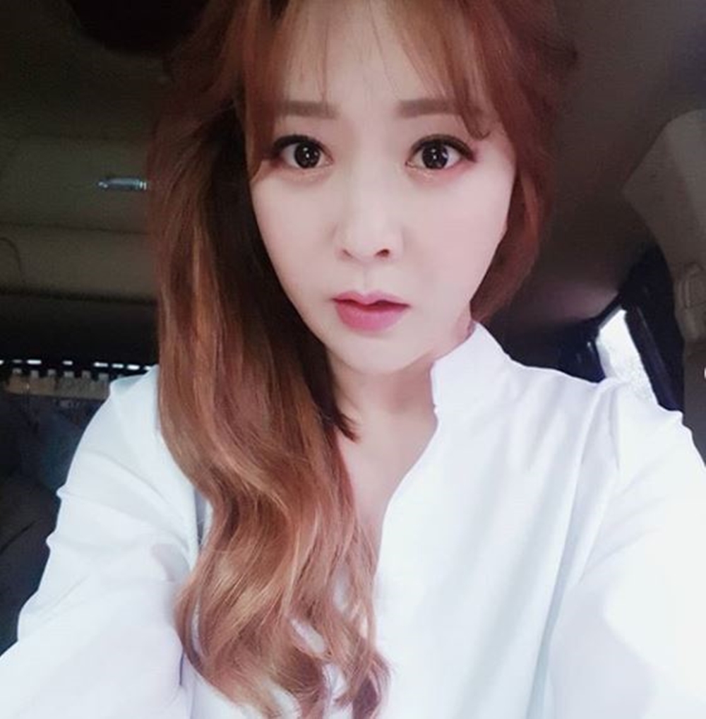가요무대 금잔디, 40대라고는 믿기지 않는 동안 외모 뽐내…긴 머리도 예쁘네