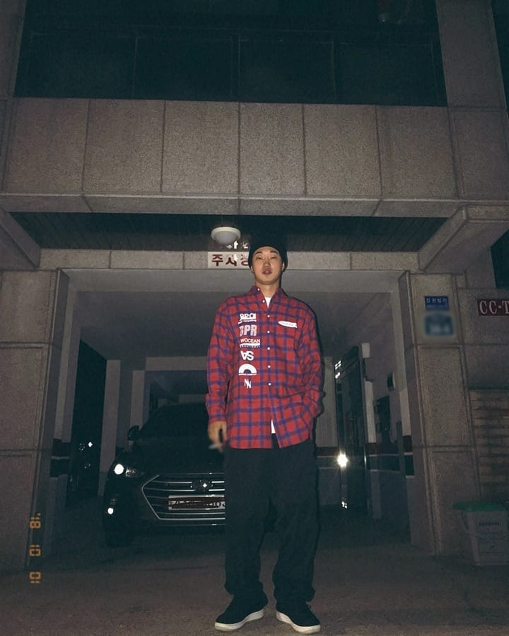 래퍼 EK(이케이), 독보적인 개성 드러내는 일상 사진…거인