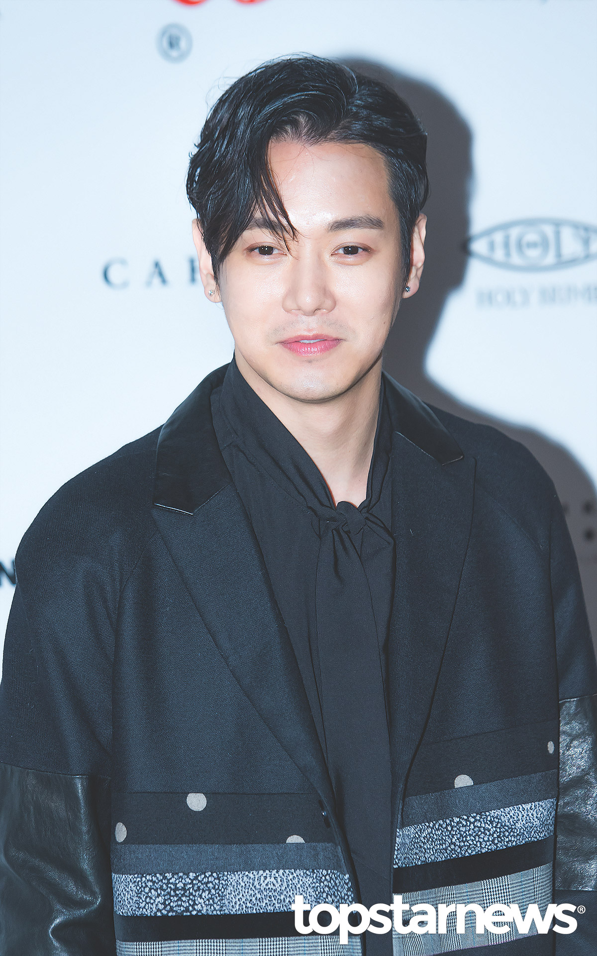 [HD포토] 플라이투더스카이(FTTS) 환희, 취재진의 부탁에 환희둥절 (2018SS하이서울패션쇼))