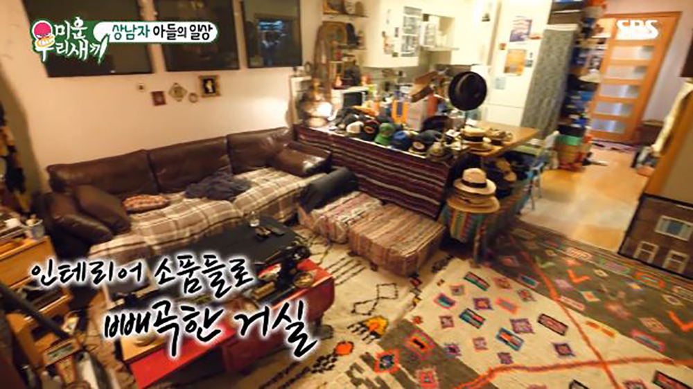 미우새 모델 출신 배우 배정남, 집 공개…인테리어 소품이 가득 찬+재봉틀이 인상적인 집