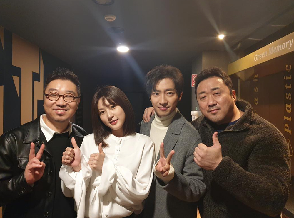 동네사람들 예정화의♥ 마동석, 출연진들과 화기애애한 단체샷…영화관에서 만나요