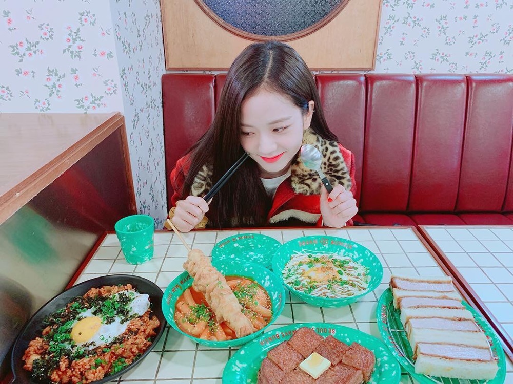 블랙핑크(BLACKPINK) 지수, 1인 5메뉴의 정석…지수의 푸짐한 한 끼 식사