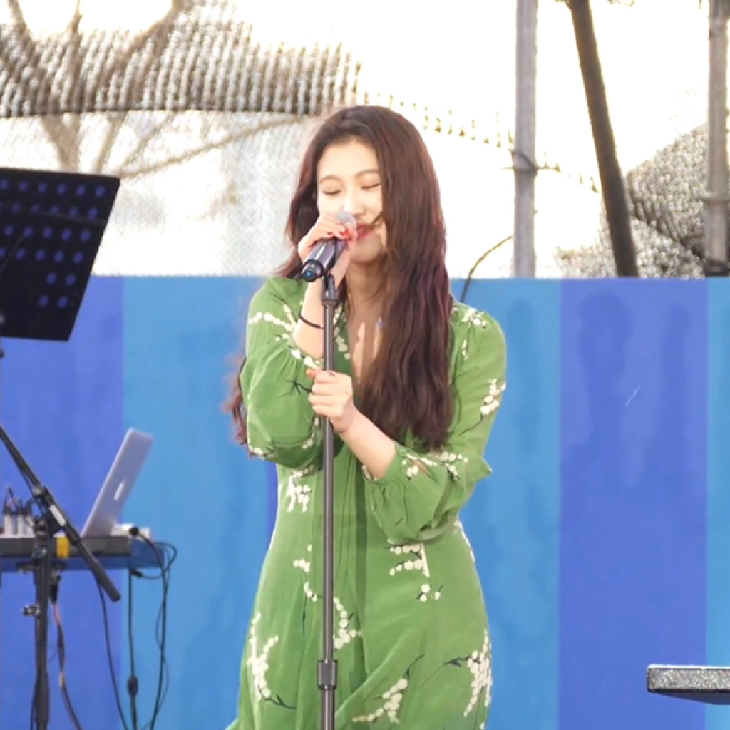 백예린, 스퀘어(square) 원피스 다시끔 화제…명불허전 사복여신