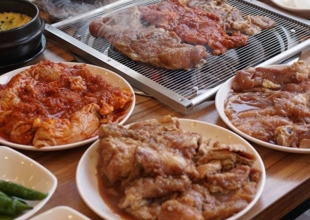 생방송 오늘저녁 11,900원 무한리필 닭갈비 vs 5,900원 닭곰탕·닭개장·닭칼국수, 수원·분당 가성비 맛집 위치는? 돼지갈비-얼큰칼국수... 