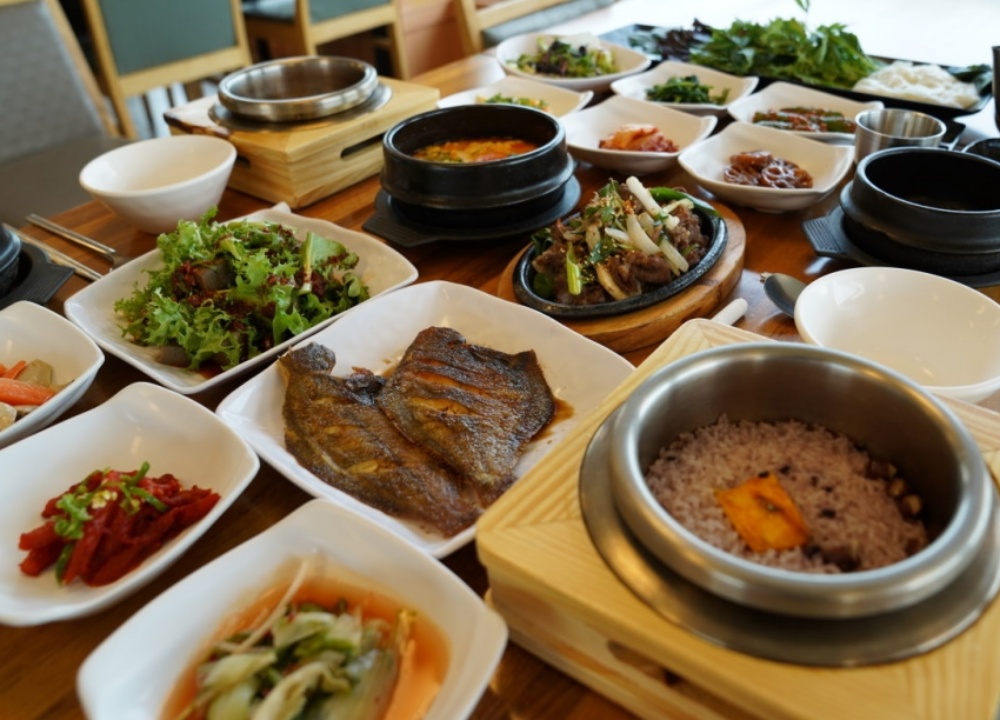 생생정보-전설의맛 40년 전통 3천원 짜장면 vs 50년 전통 떡갈비 우렁쌈밥, 위치는? 생활의 달인