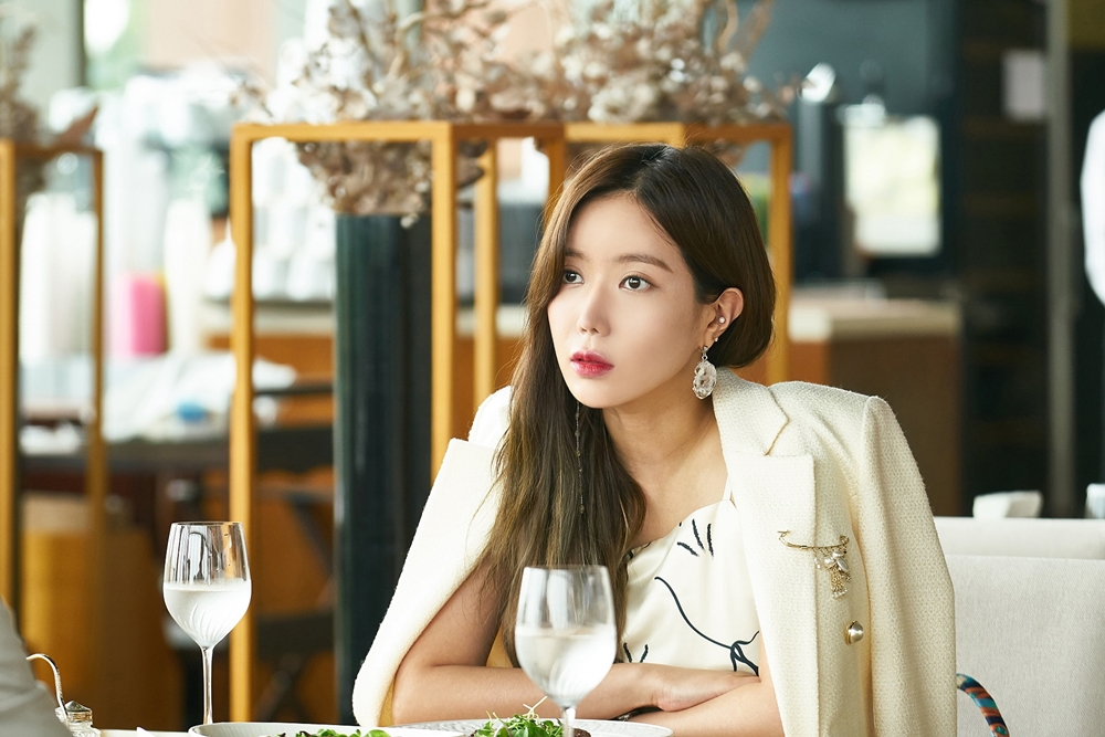 우아한 가 임수향, 재방송 부르는 여신 포스…인물관계도까지 관심 UP 