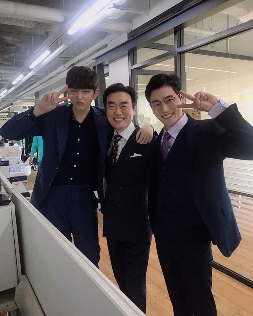 미스터 기간제 윤균상, 유성주-지찬과 다정한 쓰리샷…몇부작-후속은?