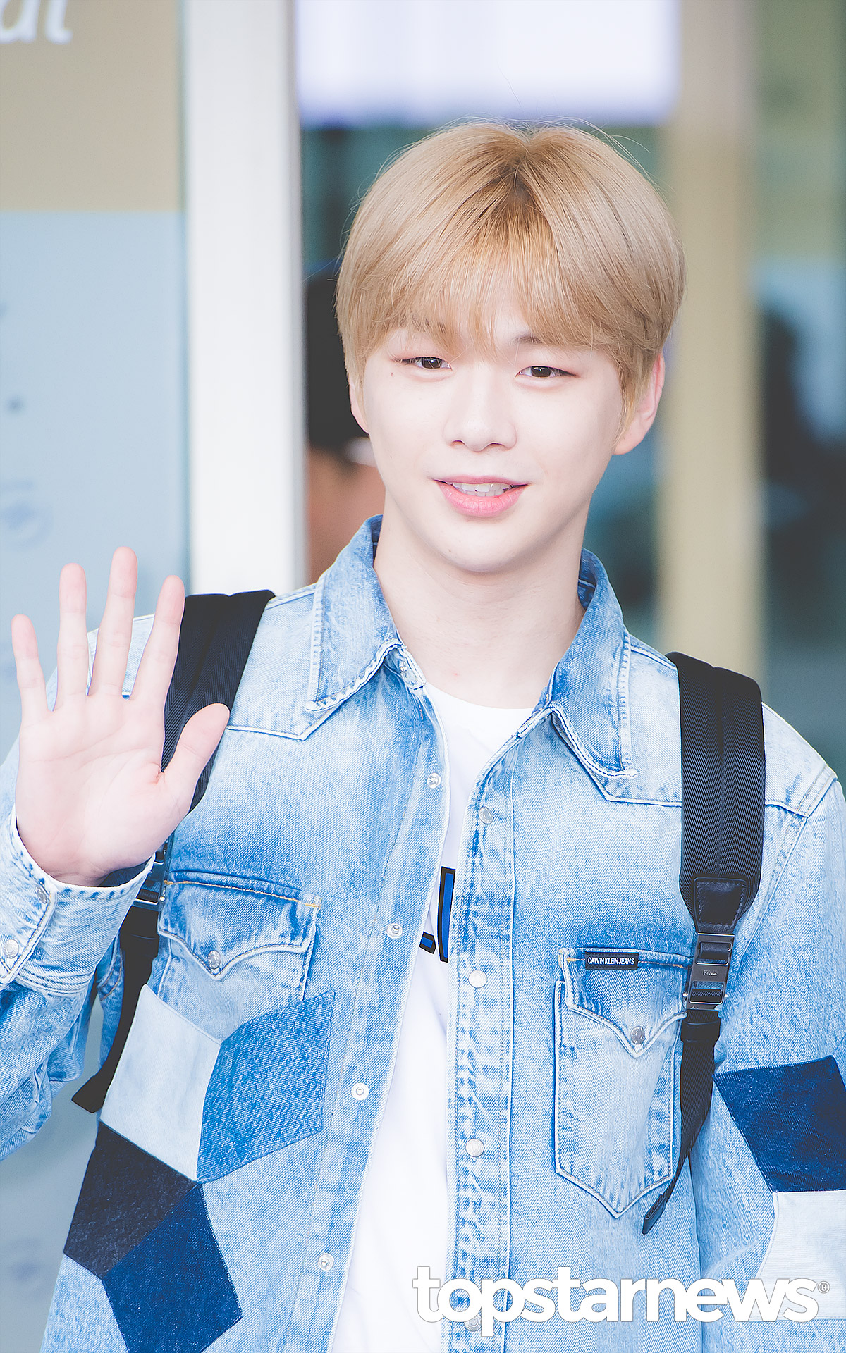 [HD포토] 강다니엘, 女心 흔드는 멍뭉 눈빛 (공항패션)