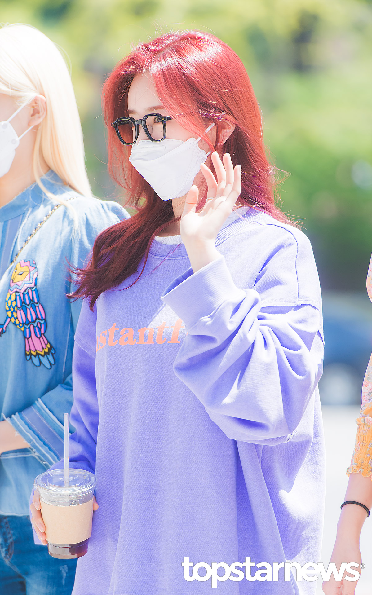 [HD포토] 에이핑크(Apink) 윤보미, 수줍은 손인사 (정은지의 가요광장 출근길)
