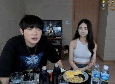 뺨 때리고 침 뱉고… BJ미쮸가 케이와 술먹방 중 만취해서 벌인 행동